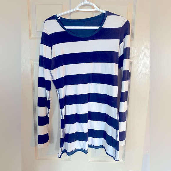 Lululemon Every Yogi Long Sleeve Size 8 - Picture 1 of 2